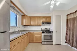 1640 W Sherwin Ave, Chicago, IL 60626 - Photo 5