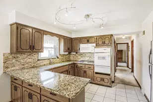 9004 Meade Ave, Oak Lawn, IL 60453 - Photo 7