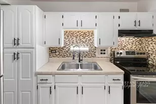 7337 S South Shore Dr, Chicago, IL 60649 - Photo 5