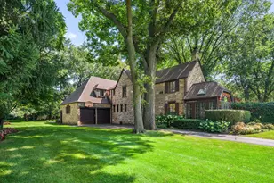 735 Grove St, Glencoe, IL 60022 - Photo 1