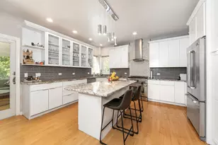 2308 Hillsboro Ln, Naperville, IL 60564 - Photo 9