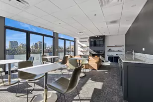 375 W Erie St, Chicago, IL 60654 - Photo 17