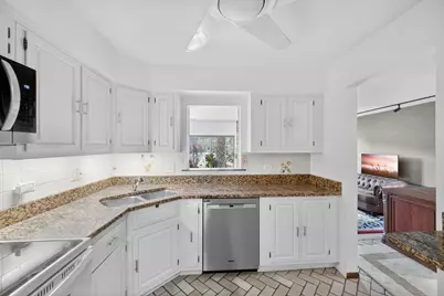 [Address not provided], Park Ridge, IL 60068 - Photo 17