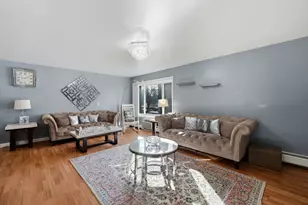 10015 Beverly Dr, Skokie, IL 60076 - Photo 3