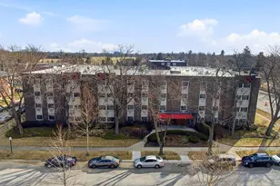 10015 Beverly Dr, Skokie, IL 60076 - Photo 21