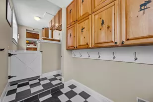 1190 W Old Ml Rd, Lake Forest, IL 60045 - Photo 17