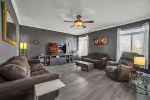 711 Blossom Ct, Oswego, IL 60543 - Photo 13