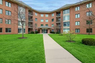 875 E 22nd St, Lombard, IL 60148 - Photo 1