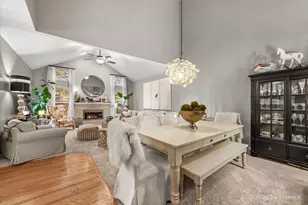 610 Juniper Ln, Lake in the Hills, IL 60156 - Photo 5