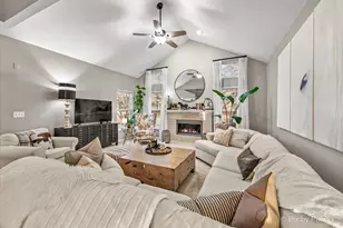 610 Juniper Ln, Lake in the Hills, IL 60156 - Photo 7