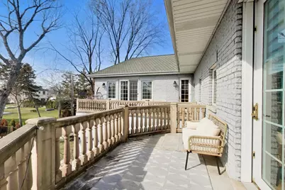 6642 N Kilbourn Avenue, Lincolnwood, IL 60712 - Photo 33