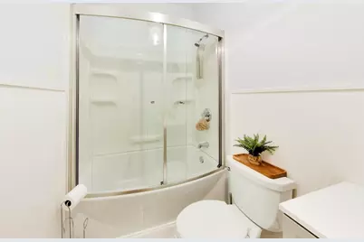 6642 N Kilbourn Avenue, Lincolnwood, IL 60712 - Photo 61