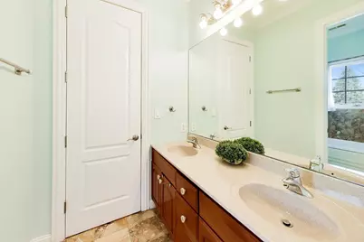 6642 N Kilbourn Avenue, Lincolnwood, IL 60712 - Photo 45