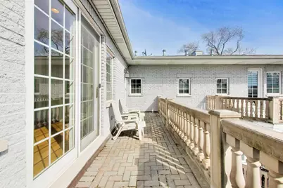 6642 N Kilbourn Avenue, Lincolnwood, IL 60712 - Photo 41