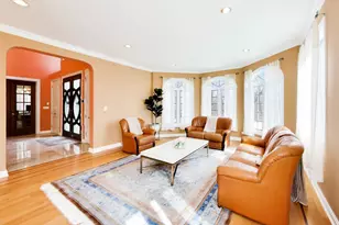 6642 N Kilbourn Ave, Lincolnwood, IL 60712 - Photo 11