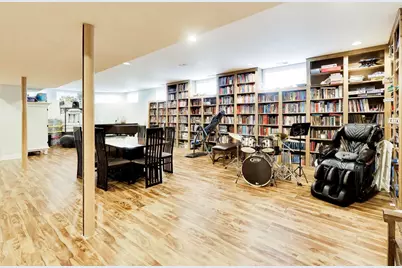 6642 N Kilbourn Avenue, Lincolnwood, IL 60712 - Photo 57