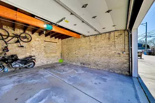 4722 N Kenneth Ave, Chicago, IL 60630 - Photo 25