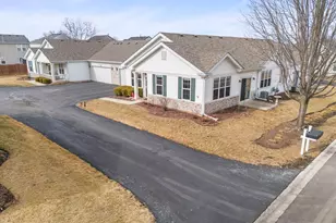 16346 Crescent Lake Dr, Crest Hill, IL 60403 - Photo 23