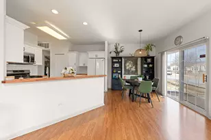 16346 Crescent Lake Dr, Crest Hill, IL 60403 - Photo 7