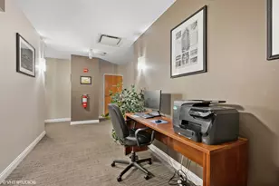 8 W Monroe St, Chicago, IL 60603 - Photo 21