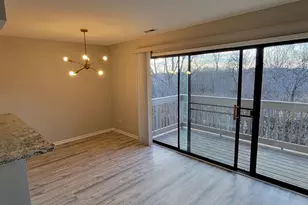 274 W Ct Of Shorewood Ln, Vernon Hills, IL 60061 - Photo 7