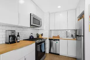 2037 W McLean Ave, Chicago, IL 60647 - Photo 21