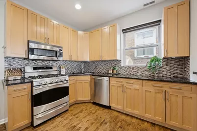 835 W Belle Plaine Avenue #2, Chicago, IL 60613 - Photo 13