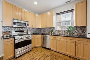 835 W Belle Plaine Ave, Chicago, IL 60613 - Photo 13