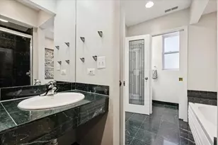 835 W Belle Plaine Ave, Chicago, IL 60613 - Photo 23