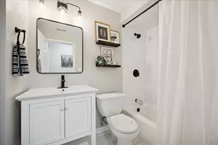 835 W Belle Plaine Ave, Chicago, IL 60613 - Photo 27