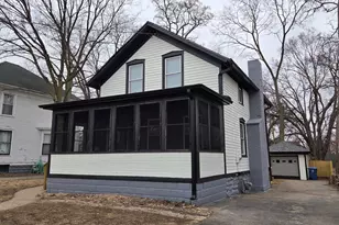 313 W 6th St, Dixon, IL 61021 - Photo 1