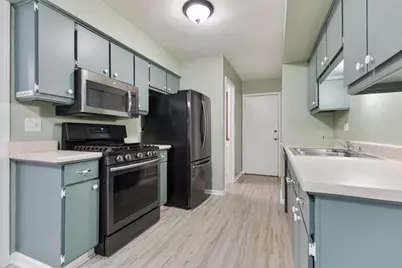 817 Wellington Avenue #817, Elk Grove Village, IL 60007 - Photo 9