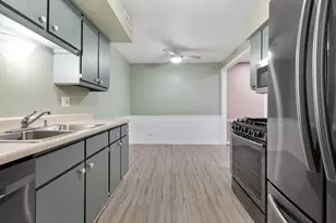 817 Wellington Ave, Elk Grove Village, IL 60007 - Photo 5