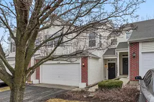 1124 Colonial Dr, Joliet, IL 60432 - Photo 3