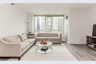 [Address not provided], Chicago, IL 60654 - Photo 5