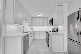 5855 N Sheridan Rd, Chicago, IL 60660 - Photo 3