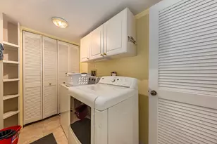 2735 Skylane Dr, Naperville, IL 60564 - Photo 15