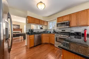 2735 Skylane Dr, Naperville, IL 60564 - Photo 9