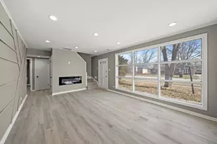 226 S Orchard Dr, Park Forest, IL 60466 - Photo 3