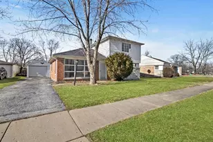 226 S Orchard Dr, Park Forest, IL 60466 - Photo 1