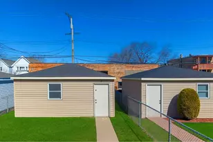 1506 E 72nd Pl, Chicago, IL 60619 - Photo 3