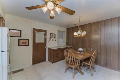 14 N Wisconsin Avenue, Addison, IL 60101 - Photo 11