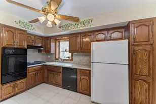 14 N Wisconsin Ave, Addison, IL 60101 - Photo 9