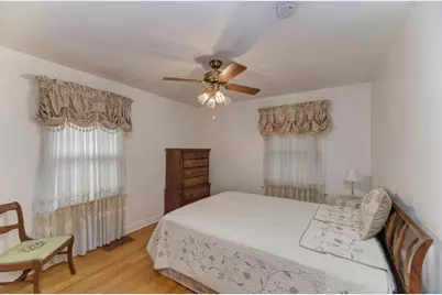 14 N Wisconsin Avenue, Addison, IL 60101 - Photo 13