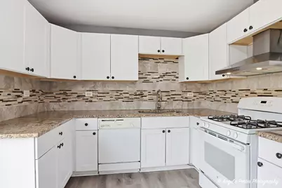 610 Larkdale Row, Wauconda, IL 60084 - Photo 7