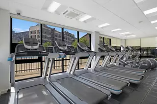 3930 N Pine Grove Ave, Chicago, IL 60613 - Photo 27