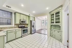1428 W Edgewater Ave, Chicago, IL 60660 - Photo 11