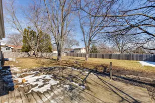 73 S Beck Rd, Lindenhurst, IL 60046 - Photo 21