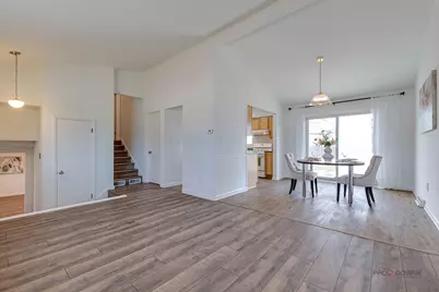 73 S Beck Road, Lindenhurst, IL 60046 - Photo 5