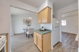 73 S Beck Rd, Lindenhurst, IL 60046 - Photo 9